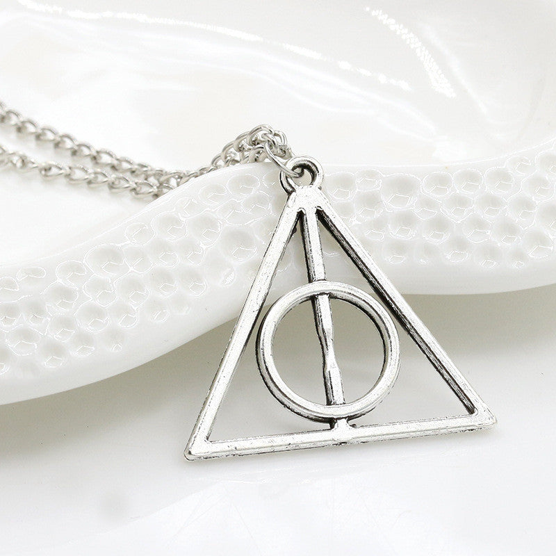 Luna Triangle Necklace - Luna Daze